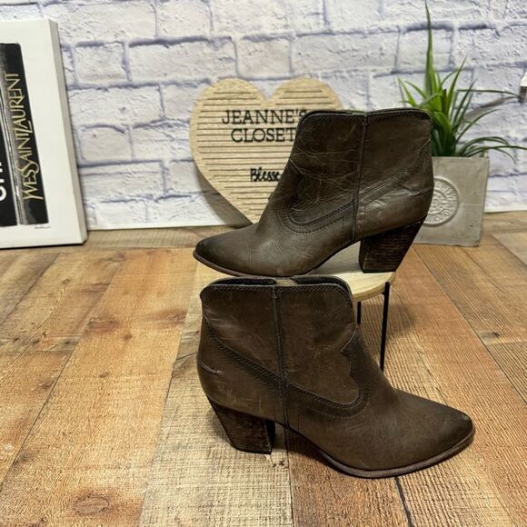 Frye Renee Seam Short Women Western Leather ankle boots - Picture 2 of 10
